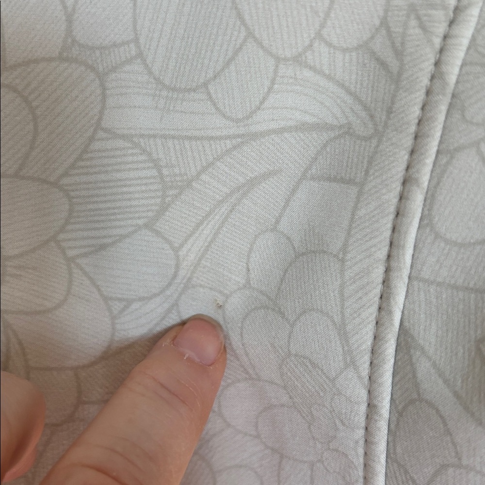 THE NORTH FACE TNFAPEX jacket. Floral design. Wind guard waist strap. Size med - Picture 9 of 14